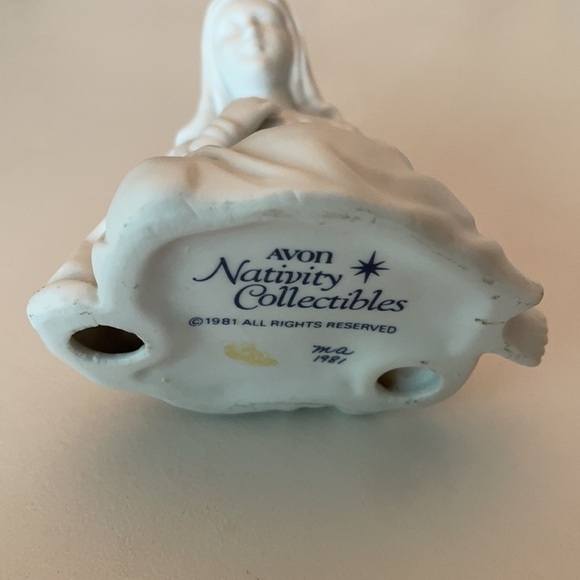 Mary Figure Avon Nativity Collectables 1981 - Picture 12 of 16